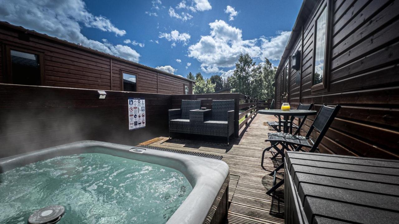 Angie'S Haven, Superb 2 Bedroom Lodge With Hot Tub - Sleeps 6 - Felmoor Park Морпет Экстерьер фото