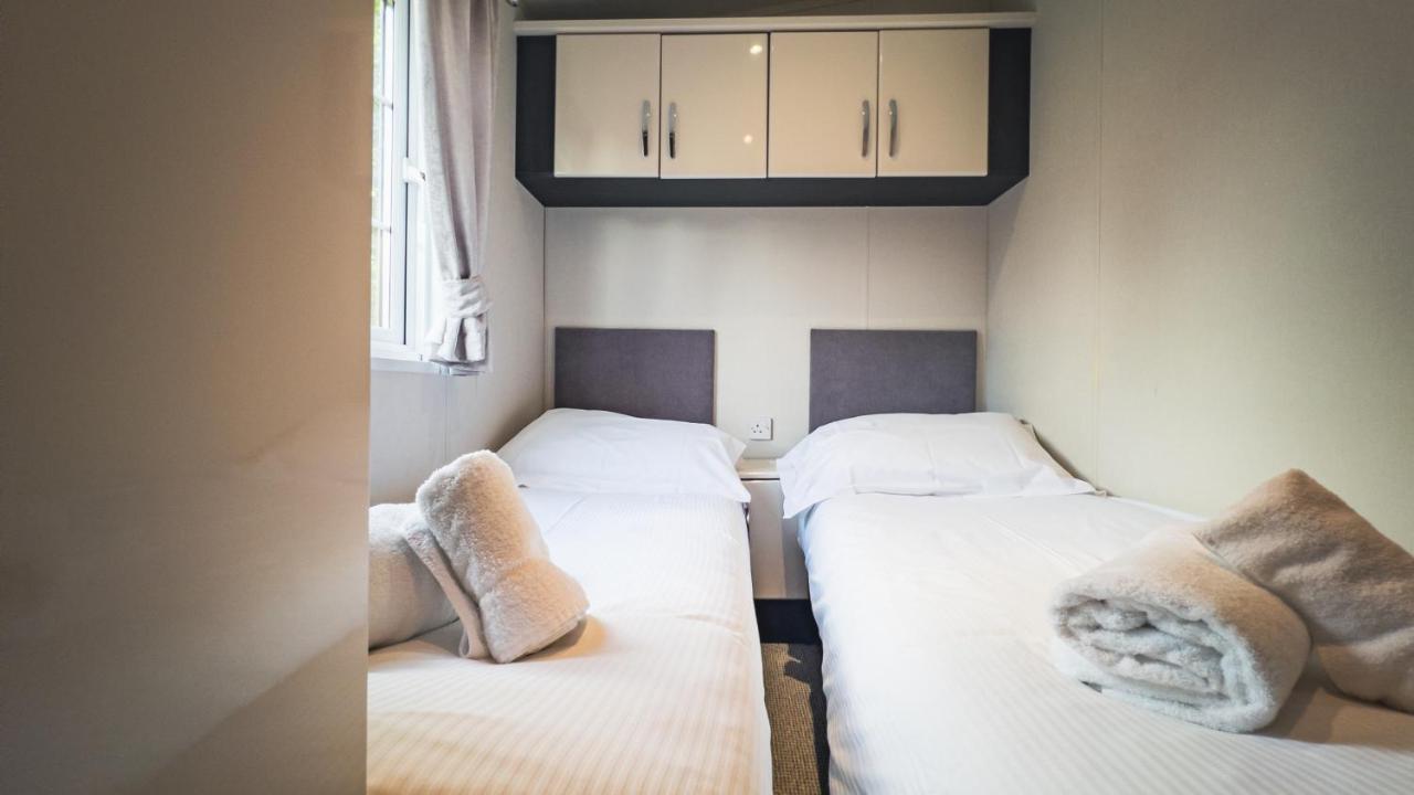 Angie'S Haven, Superb 2 Bedroom Lodge With Hot Tub - Sleeps 6 - Felmoor Park Морпет Экстерьер фото