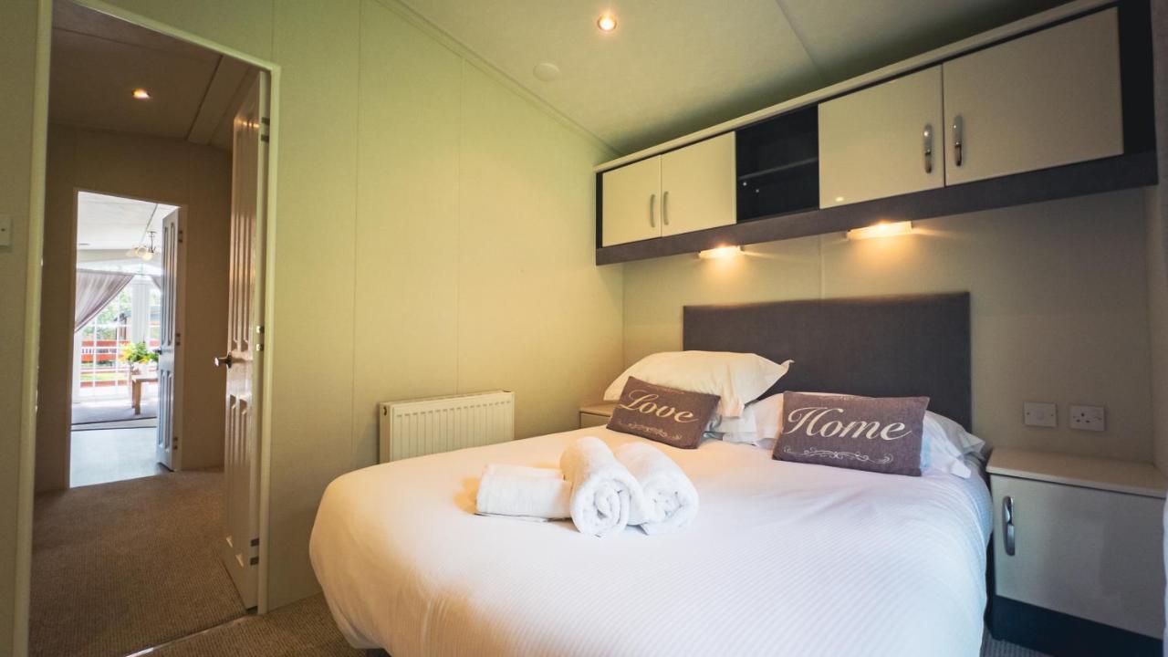 Angie'S Haven, Superb 2 Bedroom Lodge With Hot Tub - Sleeps 6 - Felmoor Park Морпет Экстерьер фото