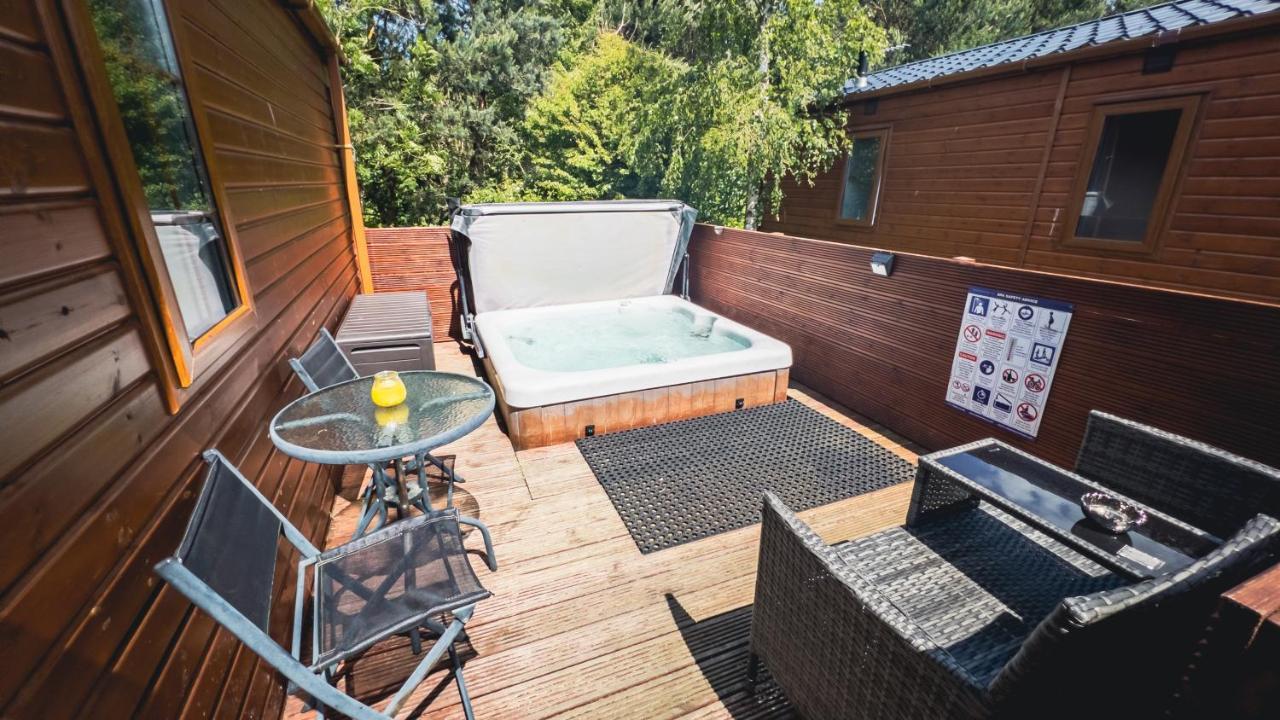 Angie'S Haven, Superb 2 Bedroom Lodge With Hot Tub - Sleeps 6 - Felmoor Park Морпет Экстерьер фото