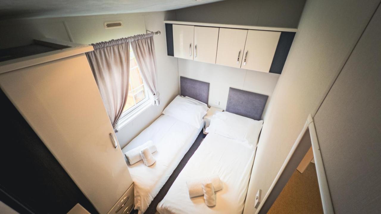 Angie'S Haven, Superb 2 Bedroom Lodge With Hot Tub - Sleeps 6 - Felmoor Park Морпет Экстерьер фото